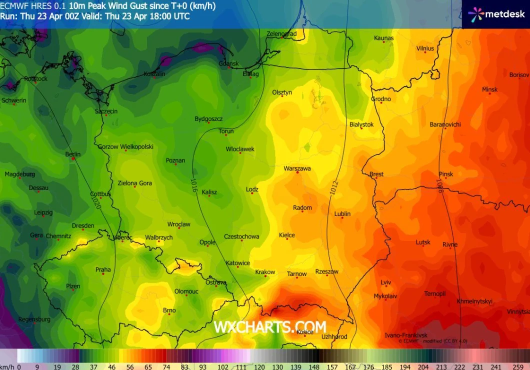 Mapa Polski z oznaczeniem siły porywów wiatru według skali kolorów, gdzie zachodnie części kraju charakteryzują się słabszym wiatrem (kolory zielone), a wschodnie i południowo-wschodnie regiony wyróżniają się silnymi porywami (kolory żółte, pomarańczow...