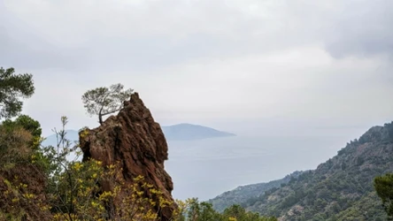 Wulkan Methana leży dość blisko Aten w Grecji