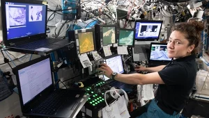 Astronauci na ISS dostali nowe laptopy. Kosmiczny sprzęt.
