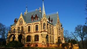 Niesamowita historia i architektura. Co zobaczyć w pałacu w Większycach? 