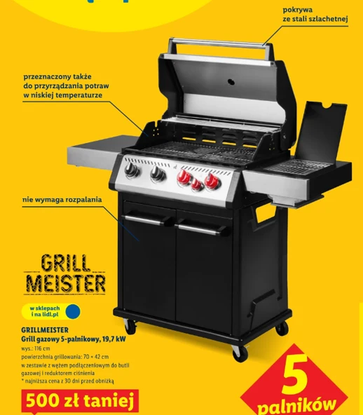 Czarny grill gazowy z pięcioma palnikami, pokrywą ze stali nierdzewnej, dwoma bocznymi blatami oraz dużą powierzchnią grillowania i czytelnym panelem sterowania z pokrętłami; poniżej zamykana szafka na akcesoria.