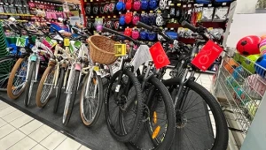 699 zł za rower tuż przed majówką - klienci wykupują od rana