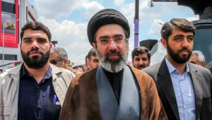 Według doniesień medialnych Modżtaba Chamenei ze względu na stan zdrowia ma ograniczoną władzę w Iranie