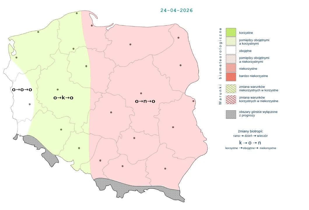 mapa Polski podzielona kolorystycznie na dwie strefy: zachodnią, oznaczoną zielonym kolorem jako korzystną pod względem biometu, oraz wschodnią, oznaczoną na różowo, jako niekorzystną; na mapie widoczne są także symbole wskazujące przewidywaną zmianę b...