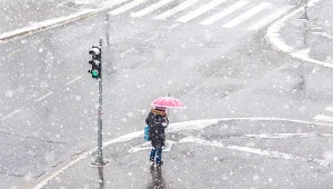 W wielu regionach kraju należy spodziewać się opadów deszczu ze śniegiem, z kolei w górach samego śniegu