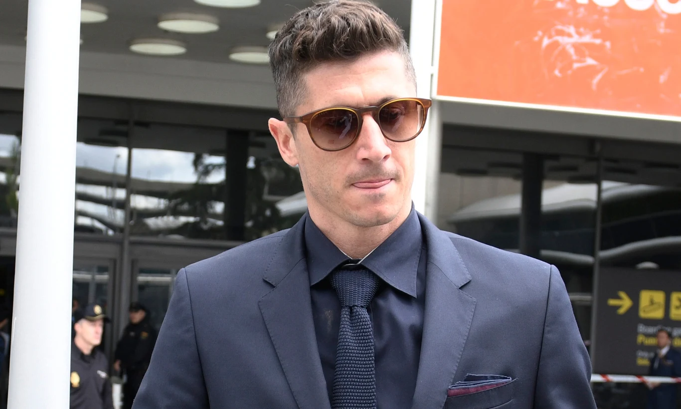 Robert Lewandowski article cover