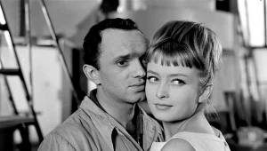 Kadr z filmu "Pieczone gołąbki" (1966)