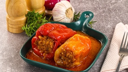 Faszerowana papryka w jarskiej wersji to sycące danie, na każdą okazję