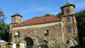 Mało znany zamek na Śląsku to hit na weekend. Ma podziemia i wieżę widokową