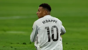 Strach w Madrycie. Mbappe musiał zejść z boiska. Jest konkretna diagnoza