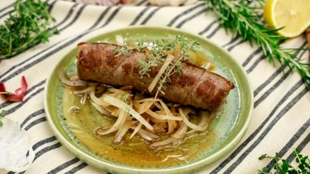 Zrazy w stylu "dolce vita", czyli la bombette z karkówki według Jurka Sobieniaka