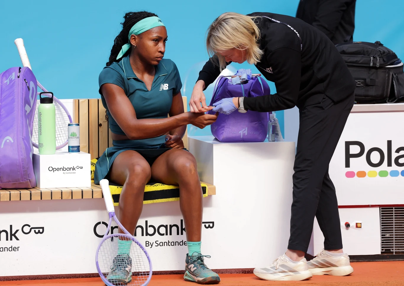 Coco Gauff zmagała się z tym problemem, co Iga Świątek podczas meczu trzeciej rundy WTA 1000 w Madrycie Coco Gauff zmagała się z tym problemem, co Iga Świątek podczas meczu trzeciej rundy WTA 1000 w Madrycie