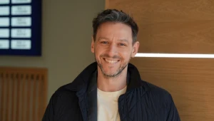 Profesor Jakub Dobry (Mateusz Kmiecik) poważnie myśli o tym, żeby przenieść się do Szpitala Klinicznego w Leśnej Górze na stałe