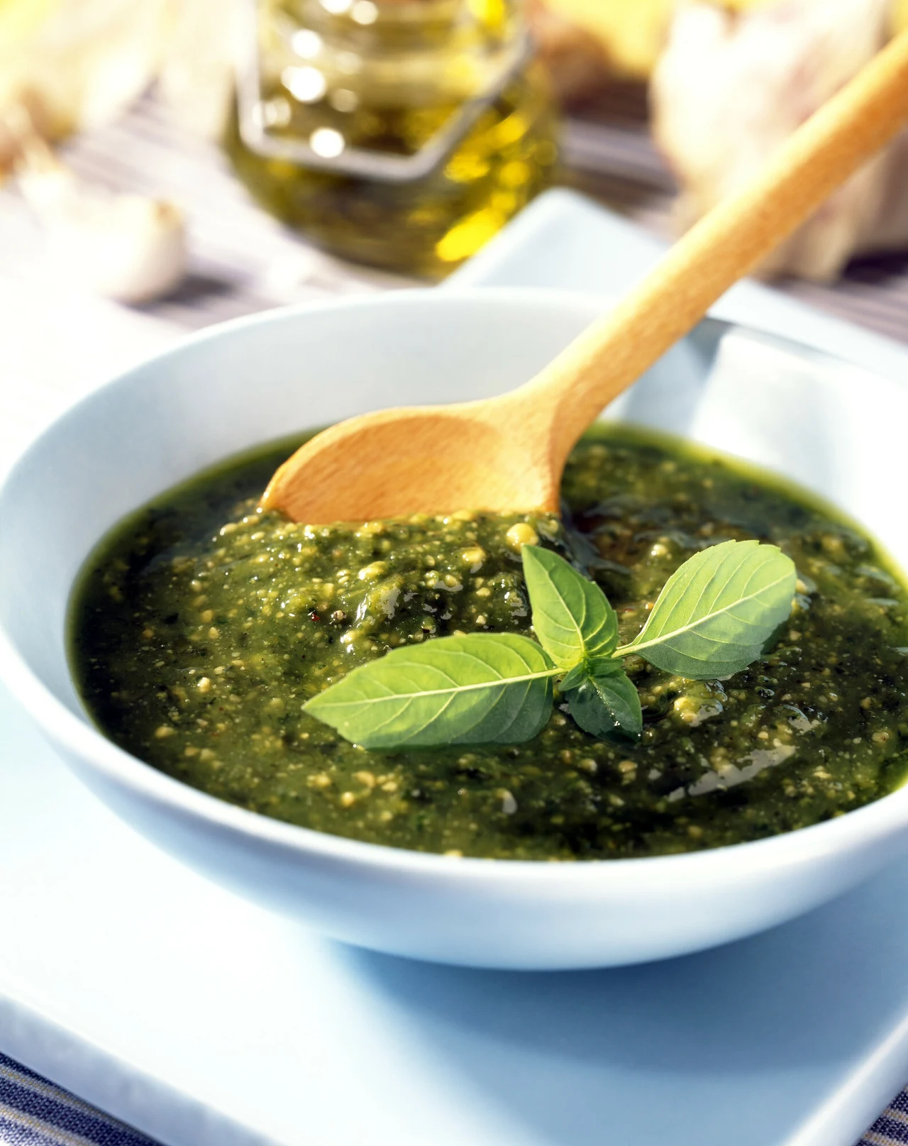 Z 79 rodzajów sosu pesto różnych firm, dostępnych w supermarketach we Włoszech, żaden nie uzyskał wysokiej oceny