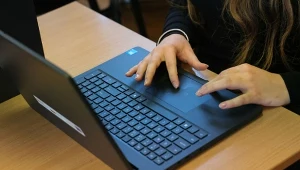 Pilotaż e-dziennika MEN rusza jesienią 2026. Koniec opłat za dostęp do ocen
