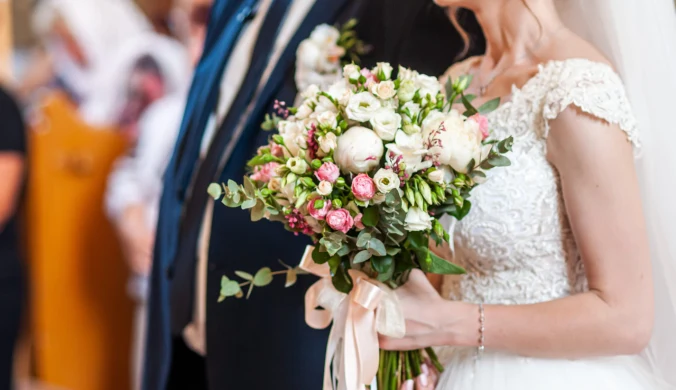 Dawne ślubne przesądy mogą zaskoczyć. Dlaczego wciąż o nich pamiętamy?