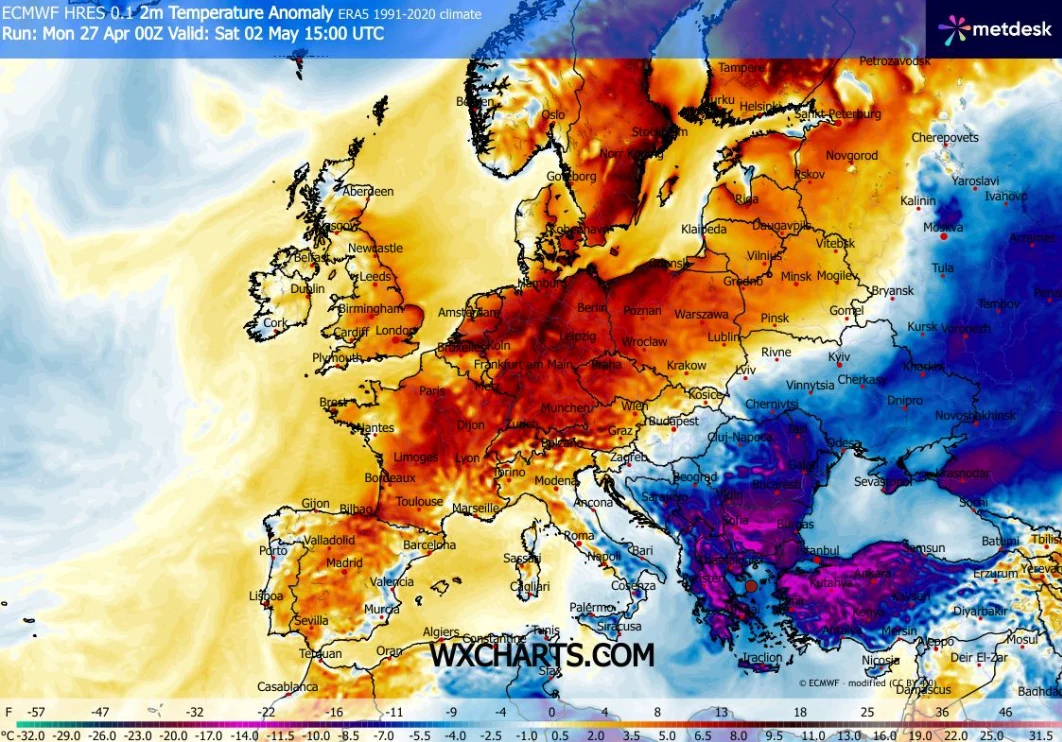 Mapa Europy prezentuje anomalię temperatur, gdzie centralna i północna część kontynentu charakteryzuje się wyraźnie wyższymi niż zwykle temperaturami w odcieniach czerwieni, natomiast południowo-wschodnie regiony obejmują intensywne zimne barwy, wskazu...