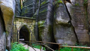 Wymarzone miejsce na majówkę. Skalne miasto w Czechach zachwyca