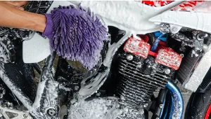 Czy można myć motocykl pod domem lub blokiem?