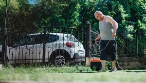 Czy koszenie trawy w niedzielę może skończyć się mandatem? 