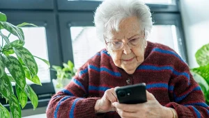 ZUS ostrzega seniorów. Odbierzesz telefon i stracisz pieniądze