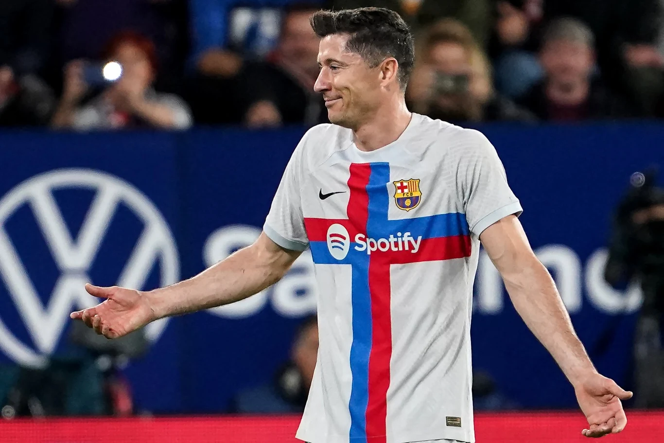 Robert Lewandowski Piłka nożna. Robert Lewandowski kontra Osasuna. Pierwszy raz zapamiętał na długo