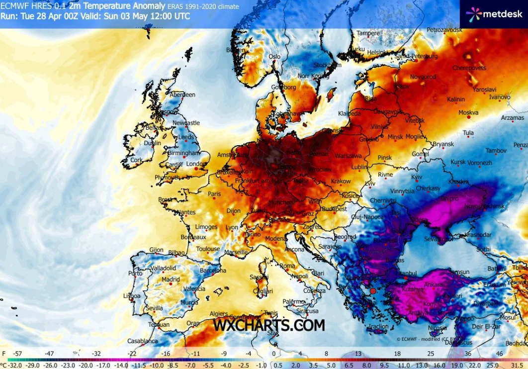 mapa Europy z zaznaczonymi anomaliami temperatury względem średniej z lat 1991-2020, centralna i wschodnia część kontynentu wyraźnie cieplejsza, zwłaszcza Polska, Niemcy i kraje Bałtyckie w odcieniach czerwieni wskazujących na znaczne przekroczenie śre...