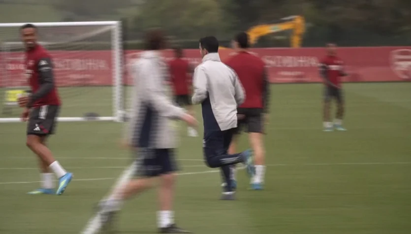 Przygotowania Arsenalu przed pierwszym meczem półfinałowym w Lidze Mistrzów. WIDEO