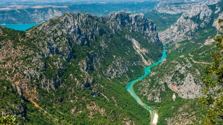 Przełom Verdon to niezwykłe miejsce, nazywane "Europejskim Wielkim Kanionem". Dowiedz się o nim więcej.
