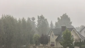 Te osoby muszą zapłacić podatek od deszczu. Sprawdź, czy do nich należysz