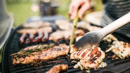Ostatni moment na grill przed majówką. Wszyscy kupują elektryczne – ale czy to najlepszy wybór?