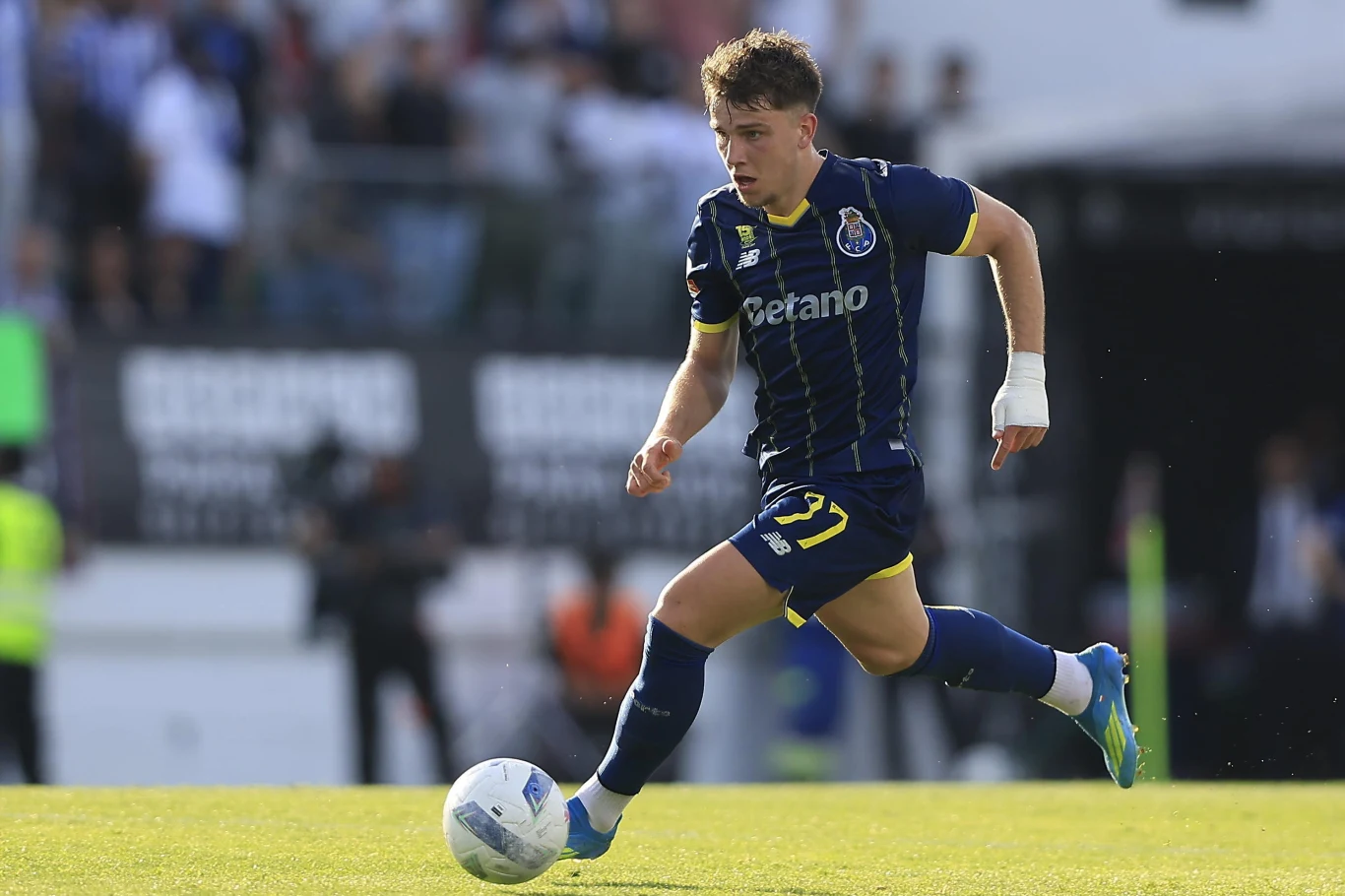 Oskar Pietuszewski Piłka nożna: FC Porto ma przedłużyć umowę z Oskarem Pietuszewskim