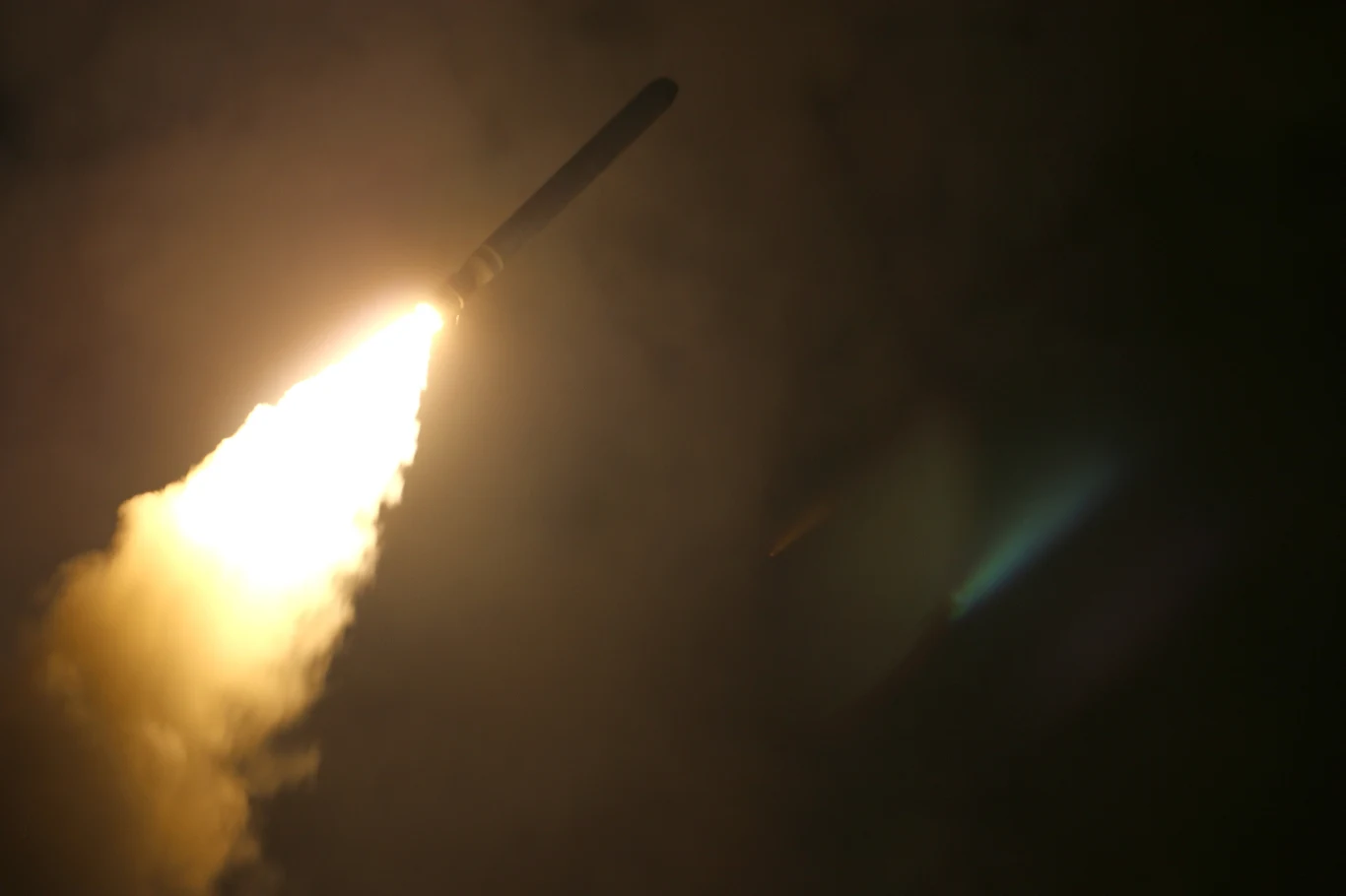 Pentagon podał oficjalne koszty prowadzenia wojny z Iranem article cover
