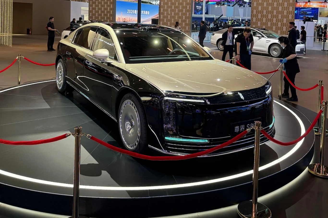 Maexstro S800 określany jest jako chiński Maybach. article cover