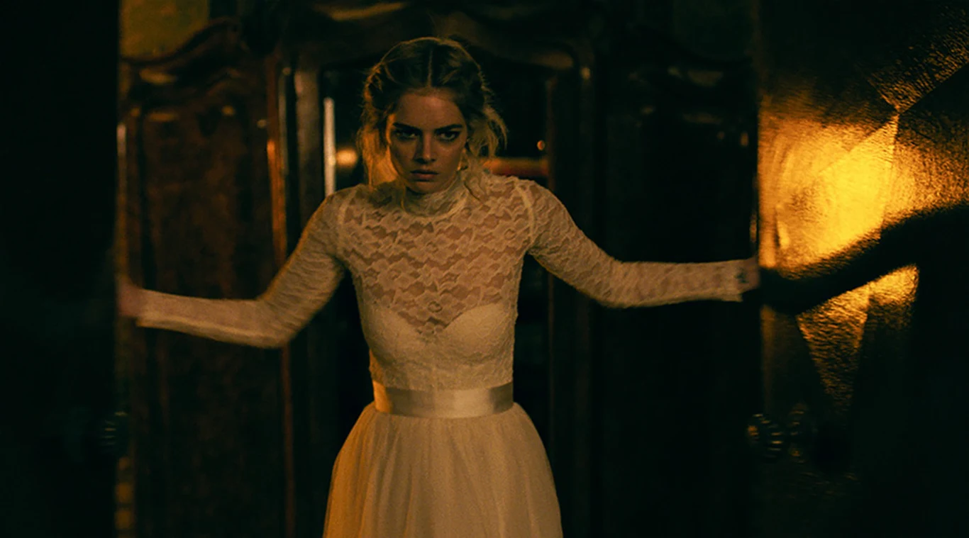 Samara Weaving w filmie "Zabawa w pochowanego"
