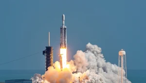 Potężna rakieta SpaceX znowu poleciała w kosmos. Po 18 miesiącach przerwy