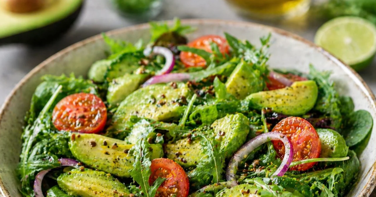 Awokado w promocji — tabela cen z Biedronki, Lidla i Netto