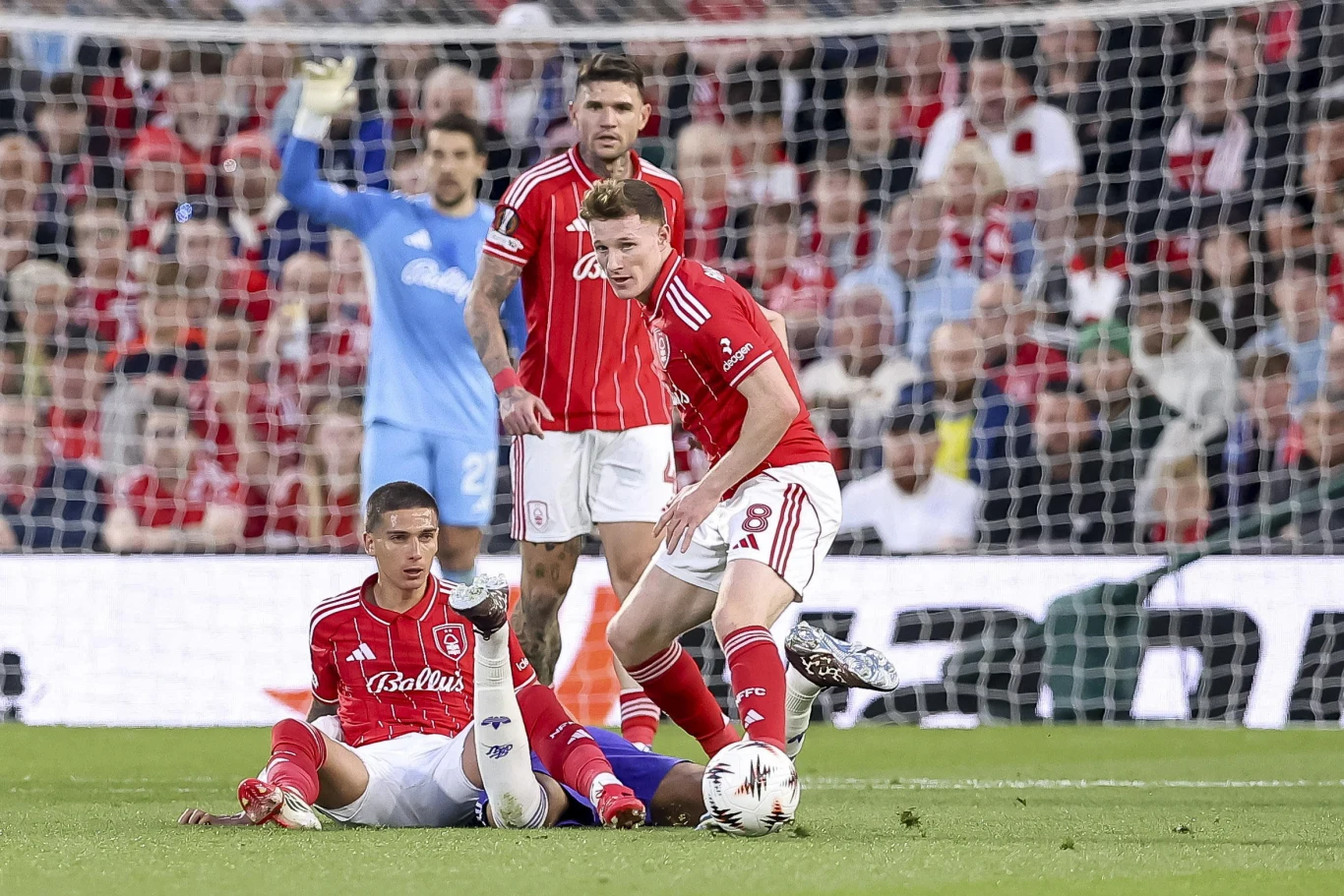 Kadr z meczu Aston Villa - Nottingham Forest