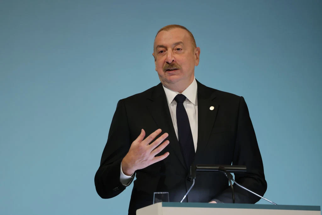 Prezydent Azerbejdżanu Ilham Alijew Prezydent Azerbejdżanu Ilham Alijew przemawia przy mównicy