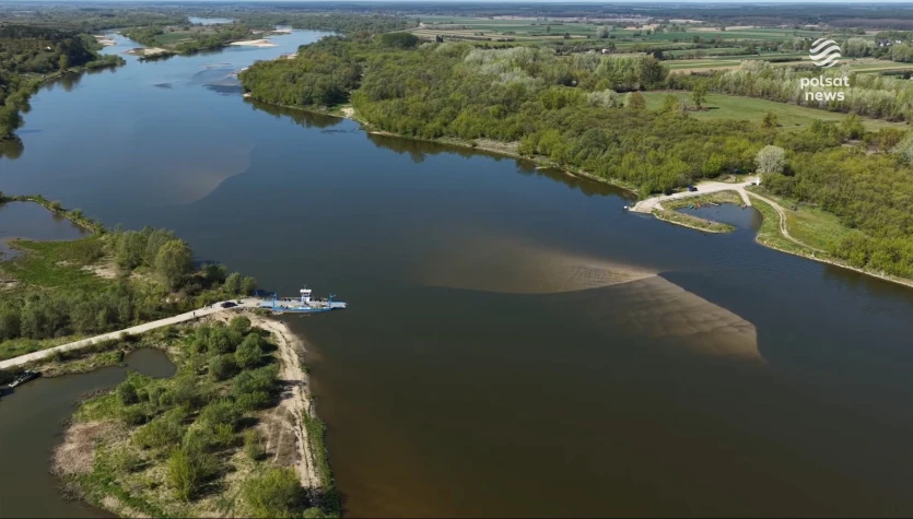 "Wydarzenia": Prom z Kazimierza nie popłynie. Wisła jest za niska
