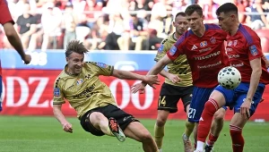 Przepychanki i czerwona kartka. Dwa gole w finale Pucharu Polski. Oto triumfator
