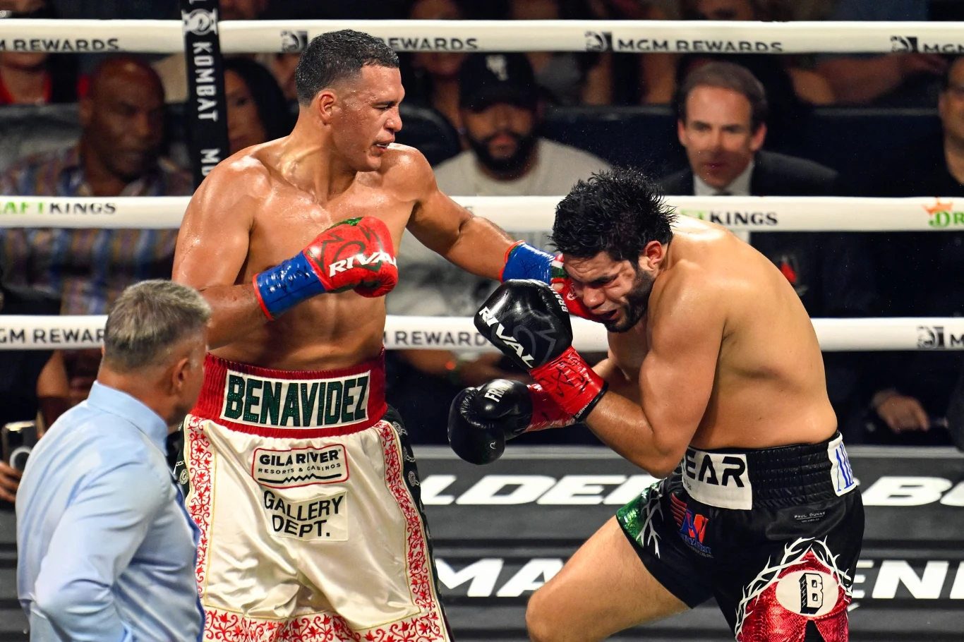David Benavidez bardzo dotkliwie pobił Gilberto Ramireza David Benavidez bardzo dotkliwie pobił Gilberto Ramireza