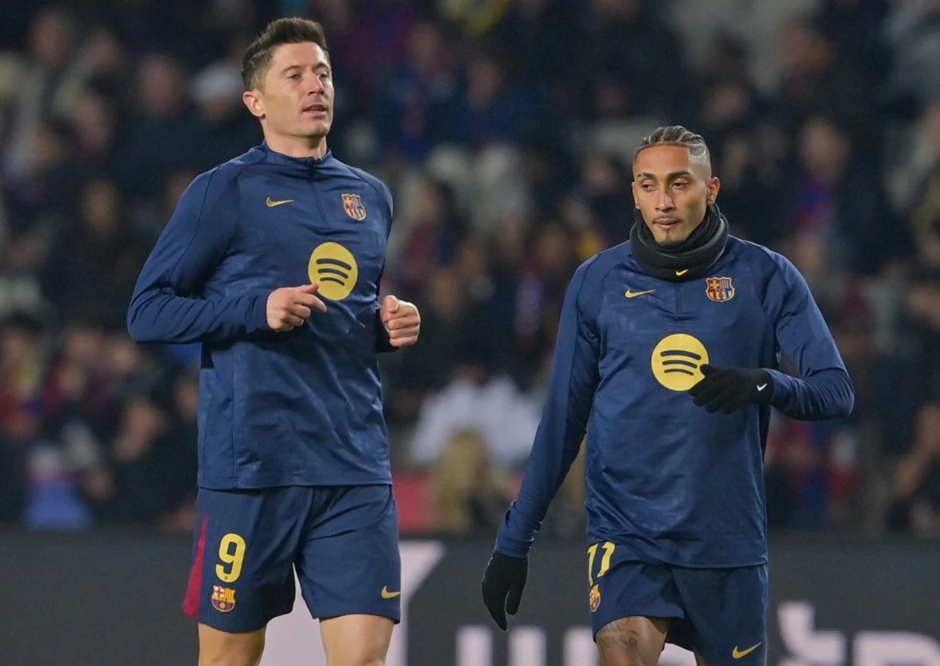 Robert Lewandowski i Raphinha Robert Lewandowski i Raphinha w strojach Barcelony