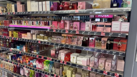 Rossmann obniża ceny: SPF 30 za 47,99 zł i perfumy Made in Lab w promocji