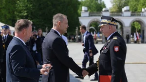 Karol Nawrocki, Marcin Kierwiński oraz awansowany na stopień nadbrygadiera zastępca komendanta głównego PSP Sławomir Sierpatowski
