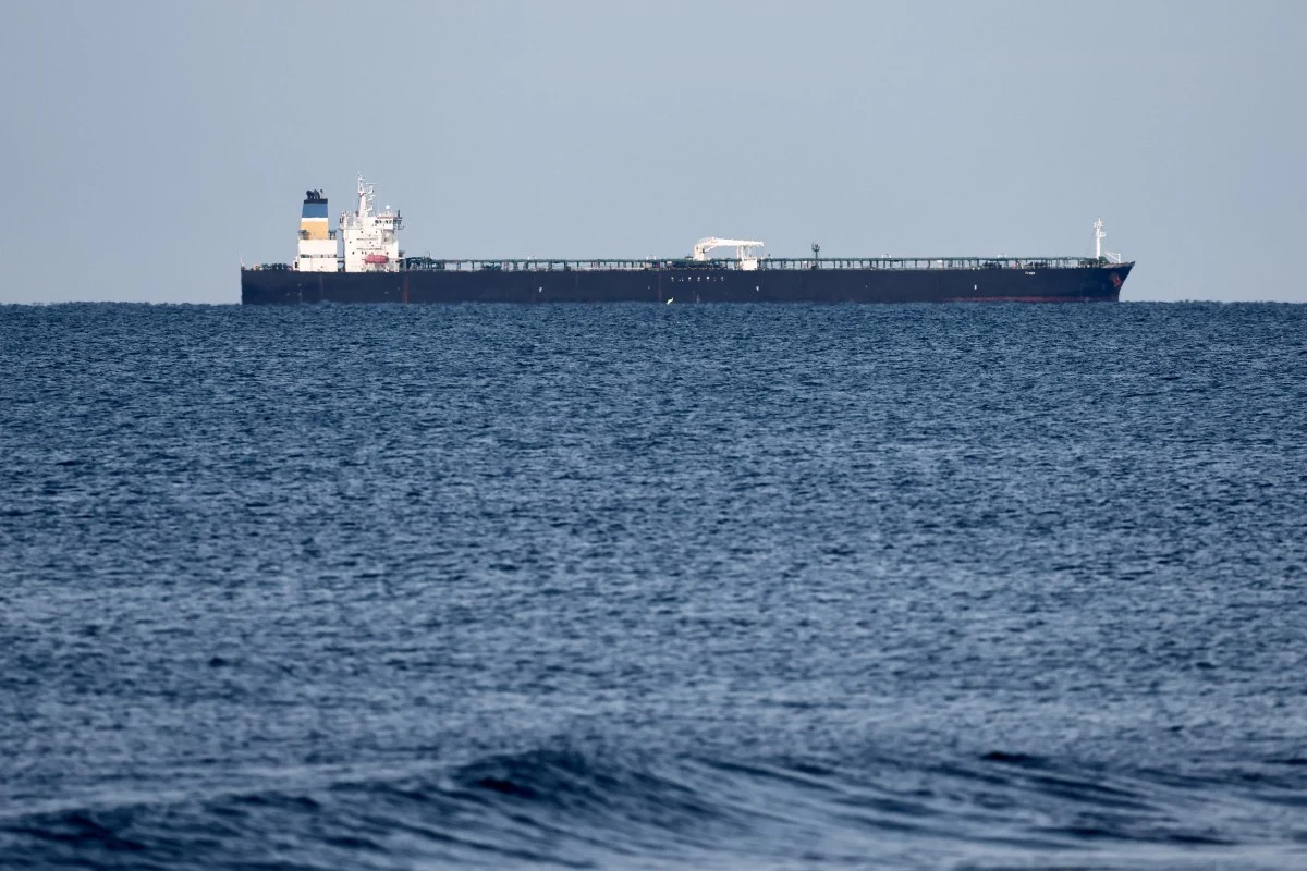 Zdjęcie ilustracyjne Tankowiec bandery Mozambiku podejrzewany o przynależność do rosyjskiej floty 23 marca 2026 r.