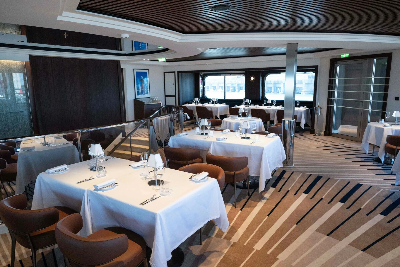 Restauracja na pokładzie Orient Express Corinthian