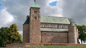 Archikolegiata w Tumie. XII-wieczna romańska świątynia na Szlaku Romańskim