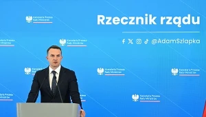 Rzecznik rządu Adam Szłapka podczas konferencji prasowej