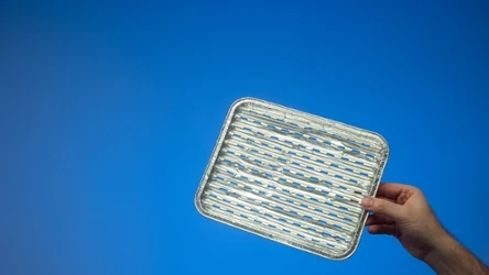 Gdzie wyrzucasz tacki po grillu? Większość z nas robi błąd